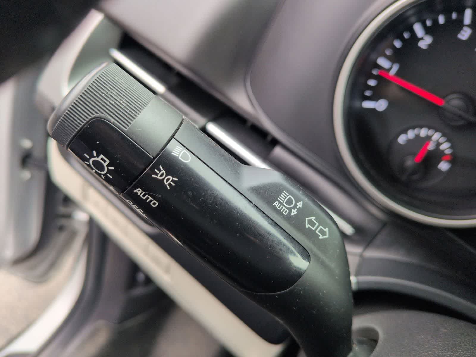 Thumbnail: 2022 Kia Carnival - 26