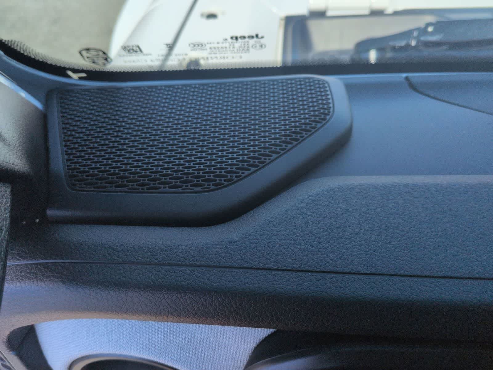 Thumbnail: 2026 Jeep Gladiator - 21