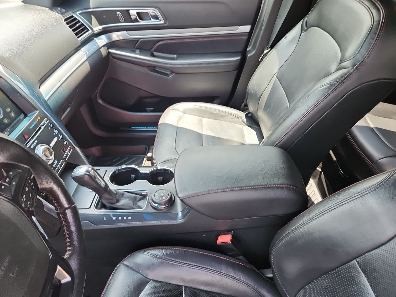 Thumbnail: 2016 Ford Explorer - 11