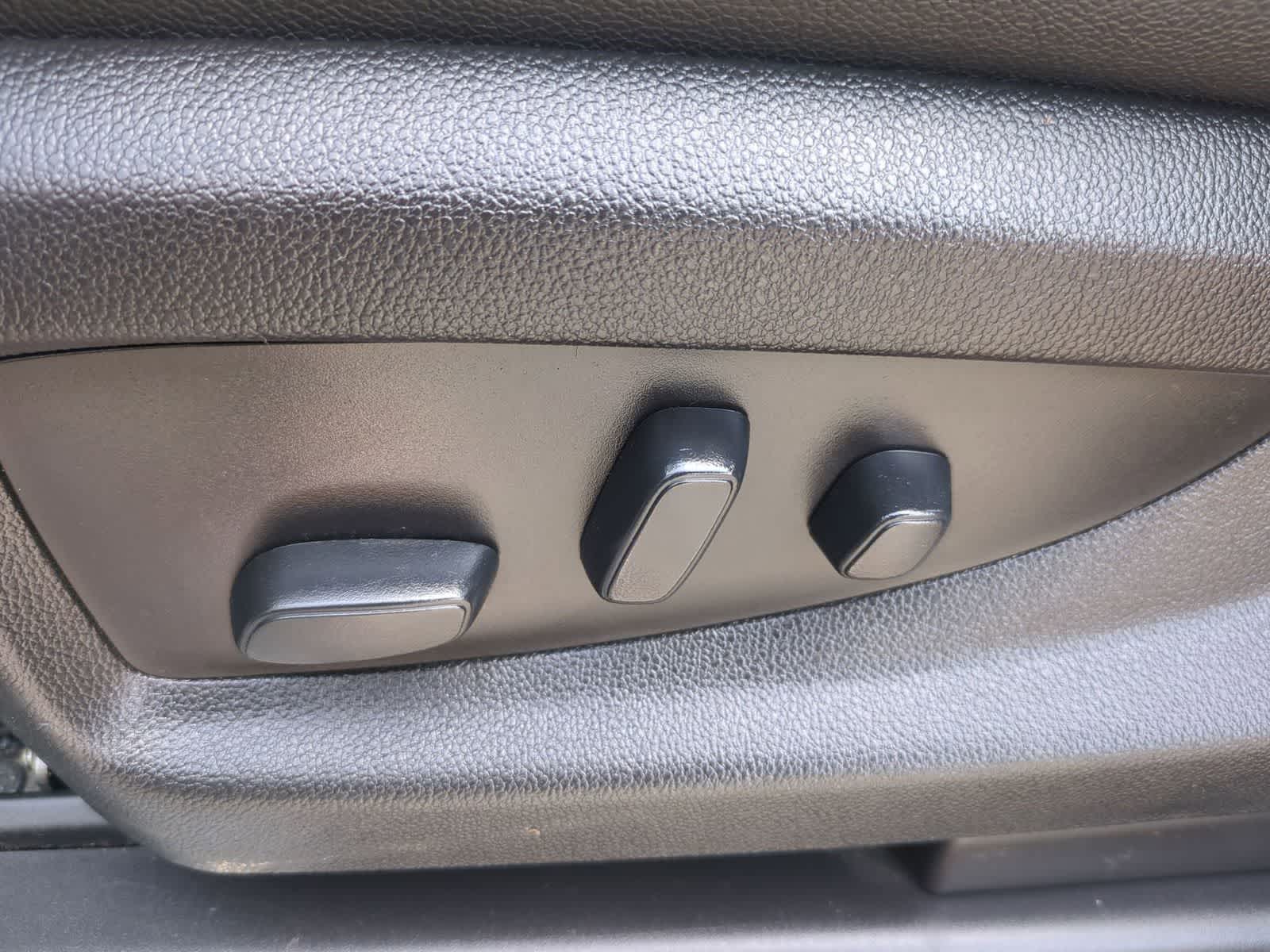 Thumbnail: 2020 Chevrolet Suburban - 16