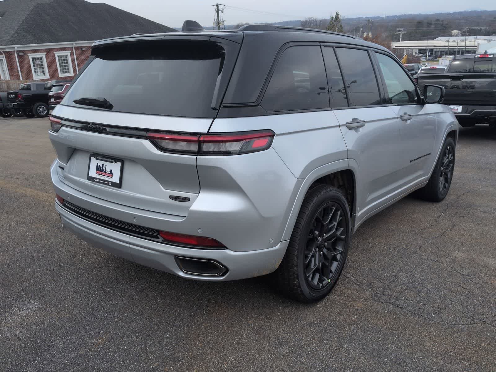Thumbnail: 2025 Jeep Grand Cherokee - 8