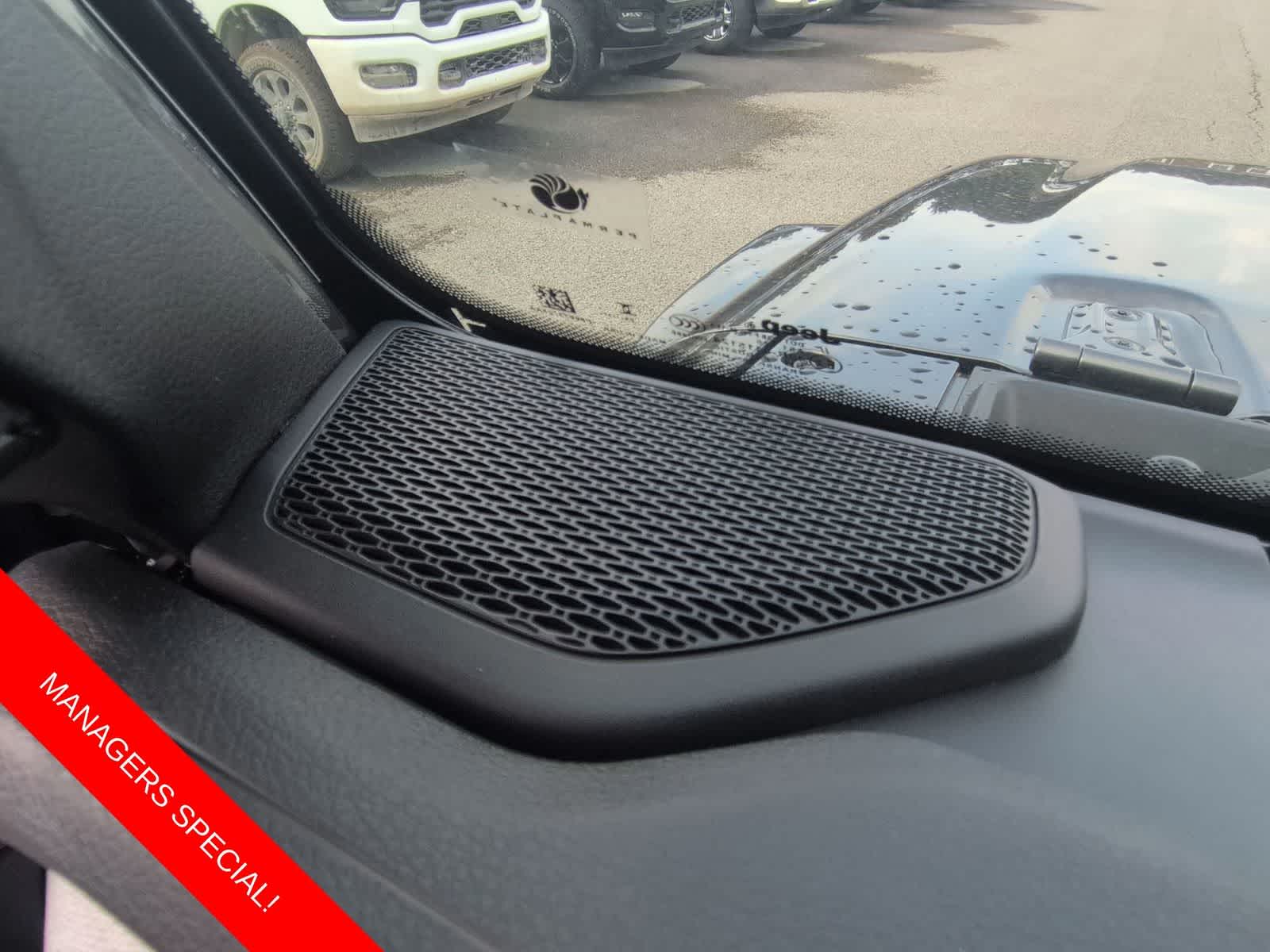 Thumbnail: 2025 Jeep Gladiator - 29