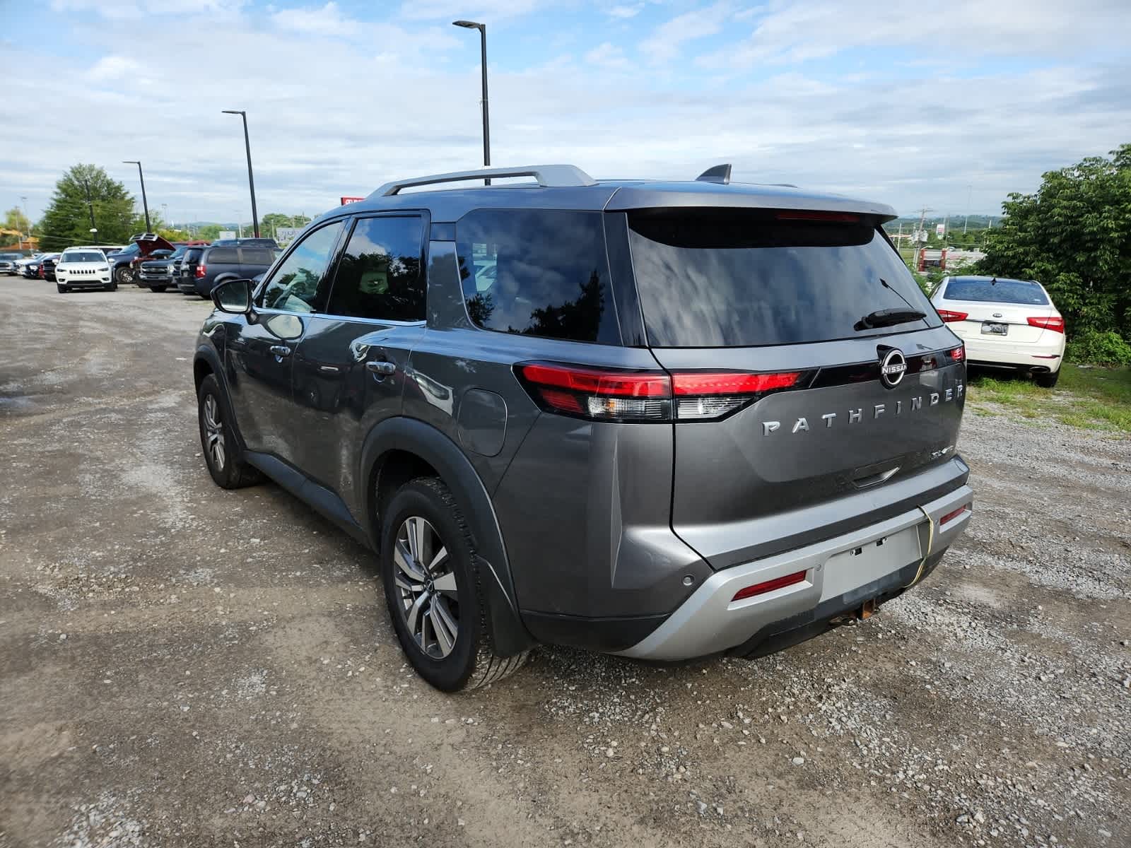 Thumbnail: 2022 Nissan Pathfinder - 3