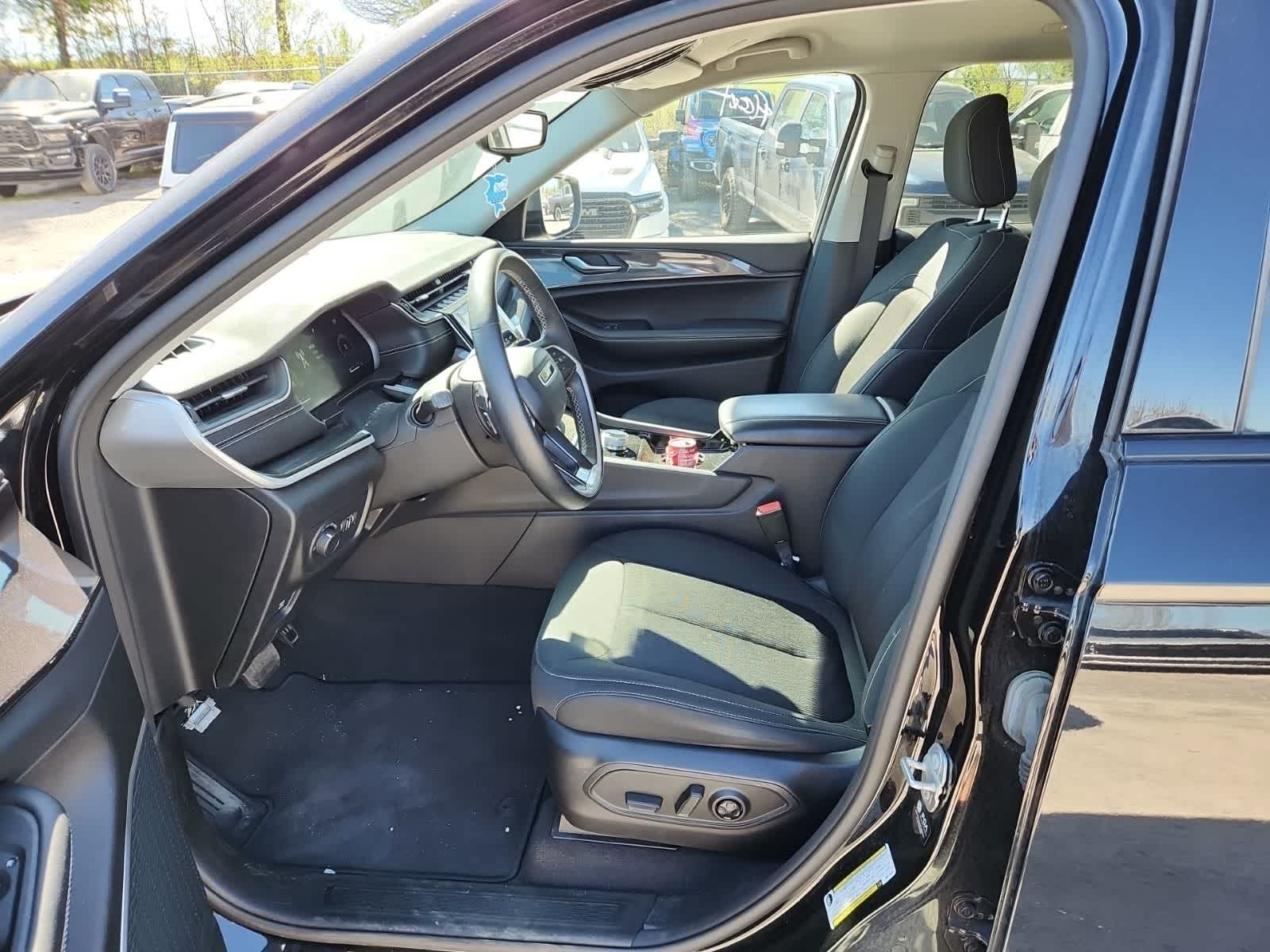 Thumbnail: 2021 Jeep Grand Cherokee L - 15