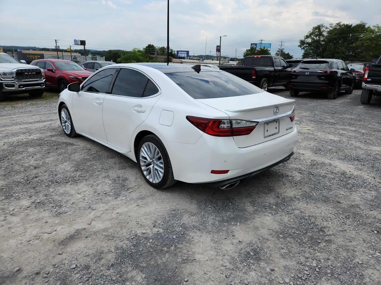 Thumbnail: 2018 Lexus ES - 3