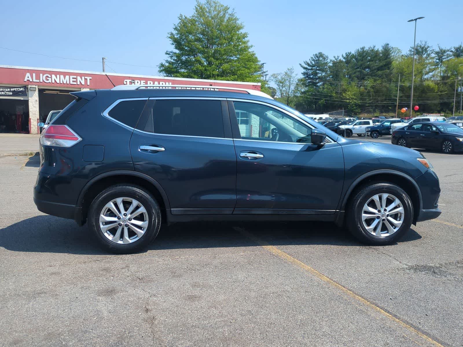 Thumbnail: 2016 Nissan Rogue - 9