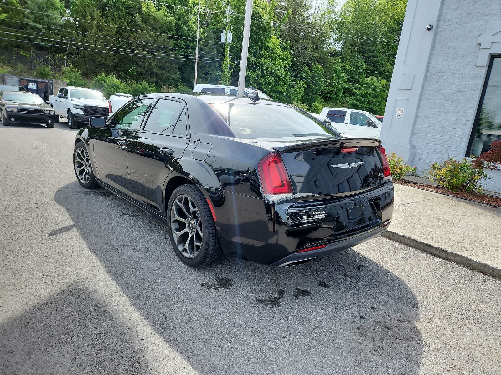 Thumbnail: 2017 Chrysler 300 - 3