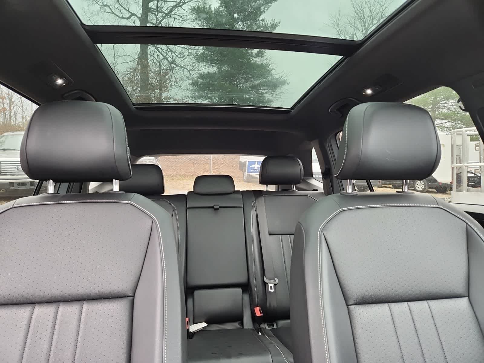 Thumbnail: 2022 Volkswagen Tiguan - 19