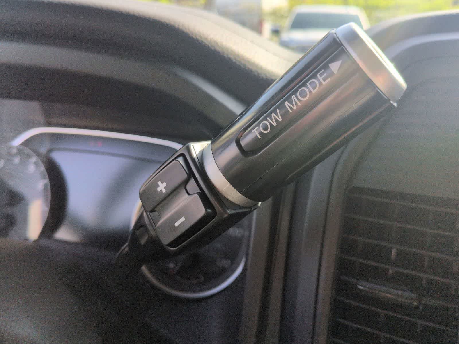 Thumbnail: 2024 Nissan Titan - 30