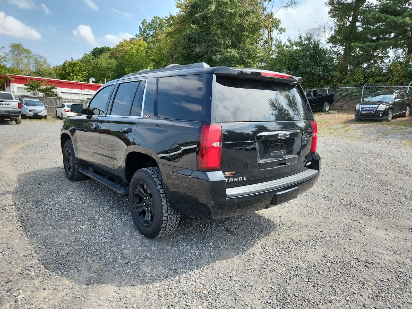 Thumbnail: 2019 Chevrolet Tahoe - 3