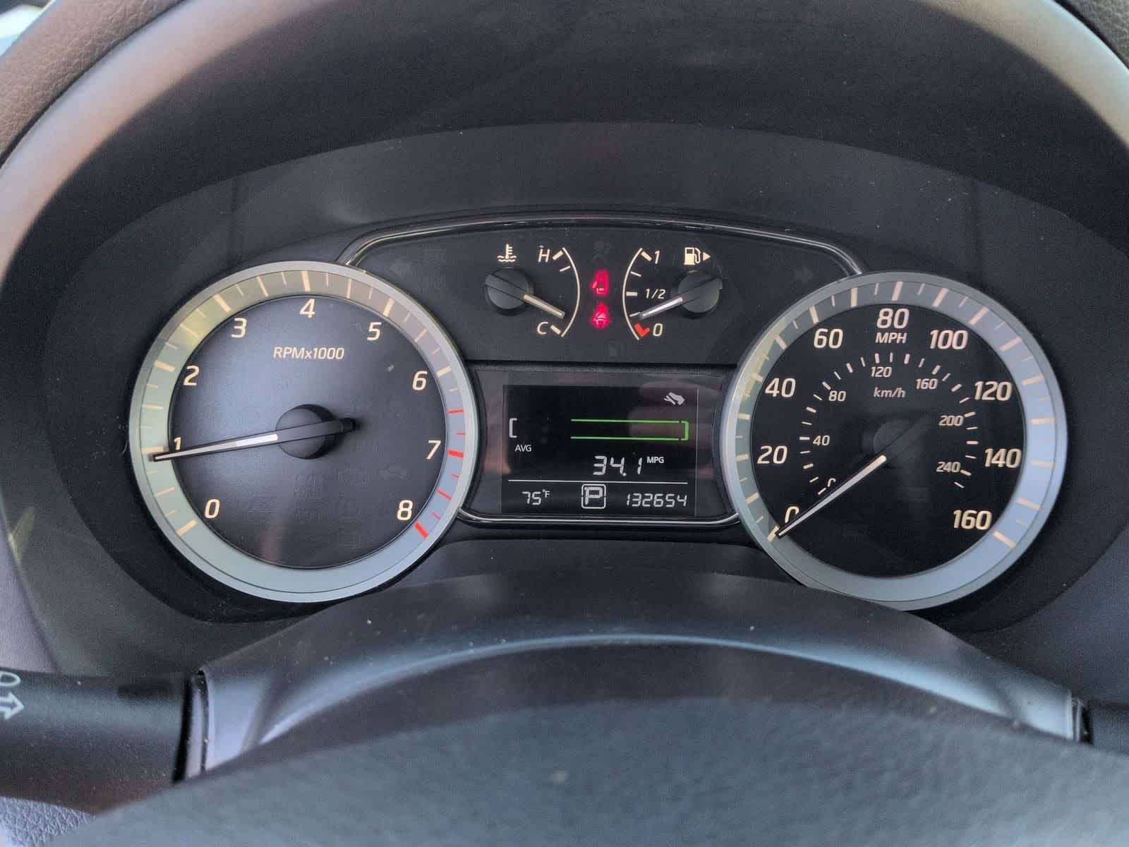 Thumbnail: 2015 Nissan Sentra - 30