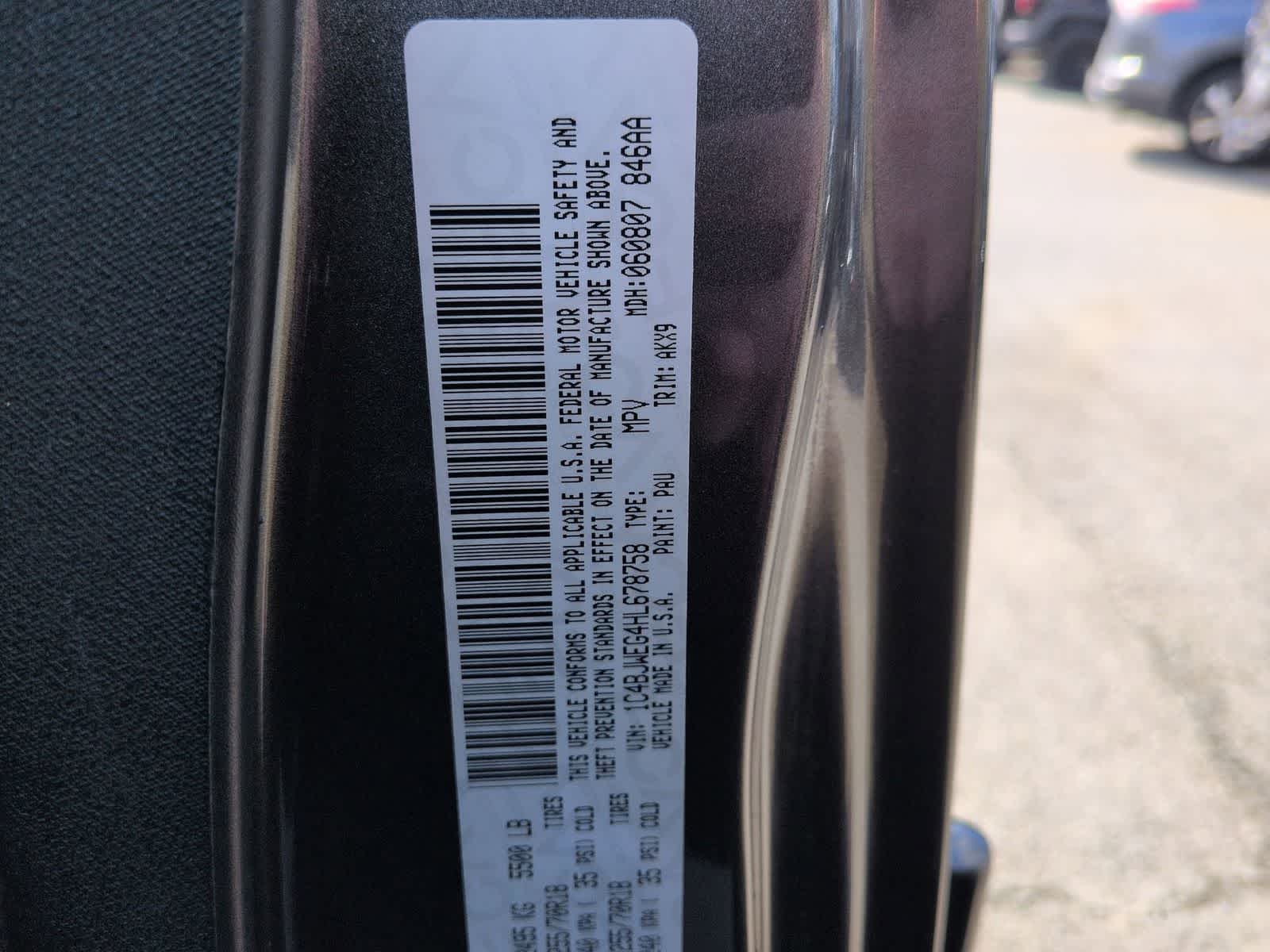 Thumbnail: 2017 Jeep Wrangler - 30