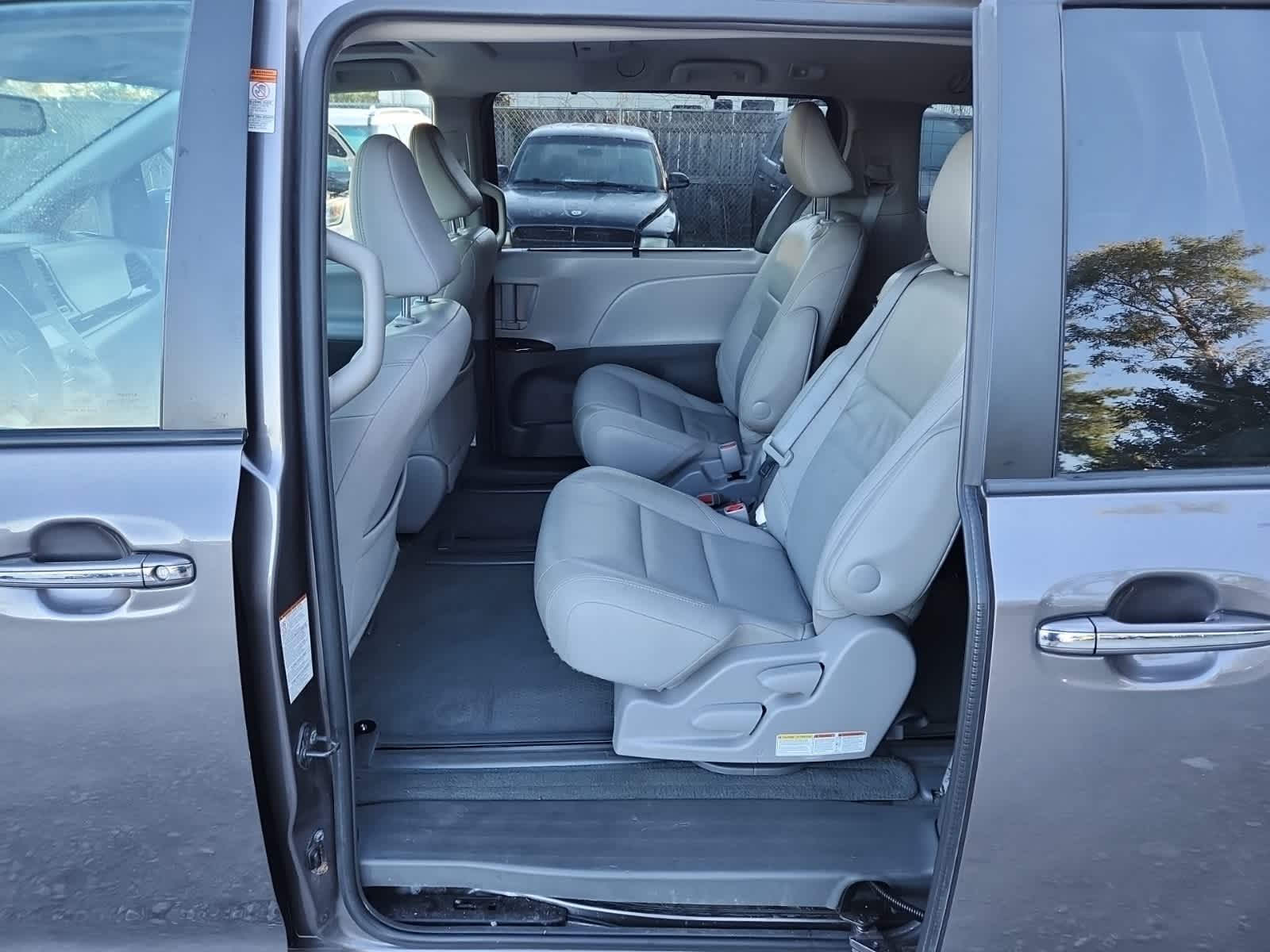 Thumbnail: 2015 Toyota Sienna - 28