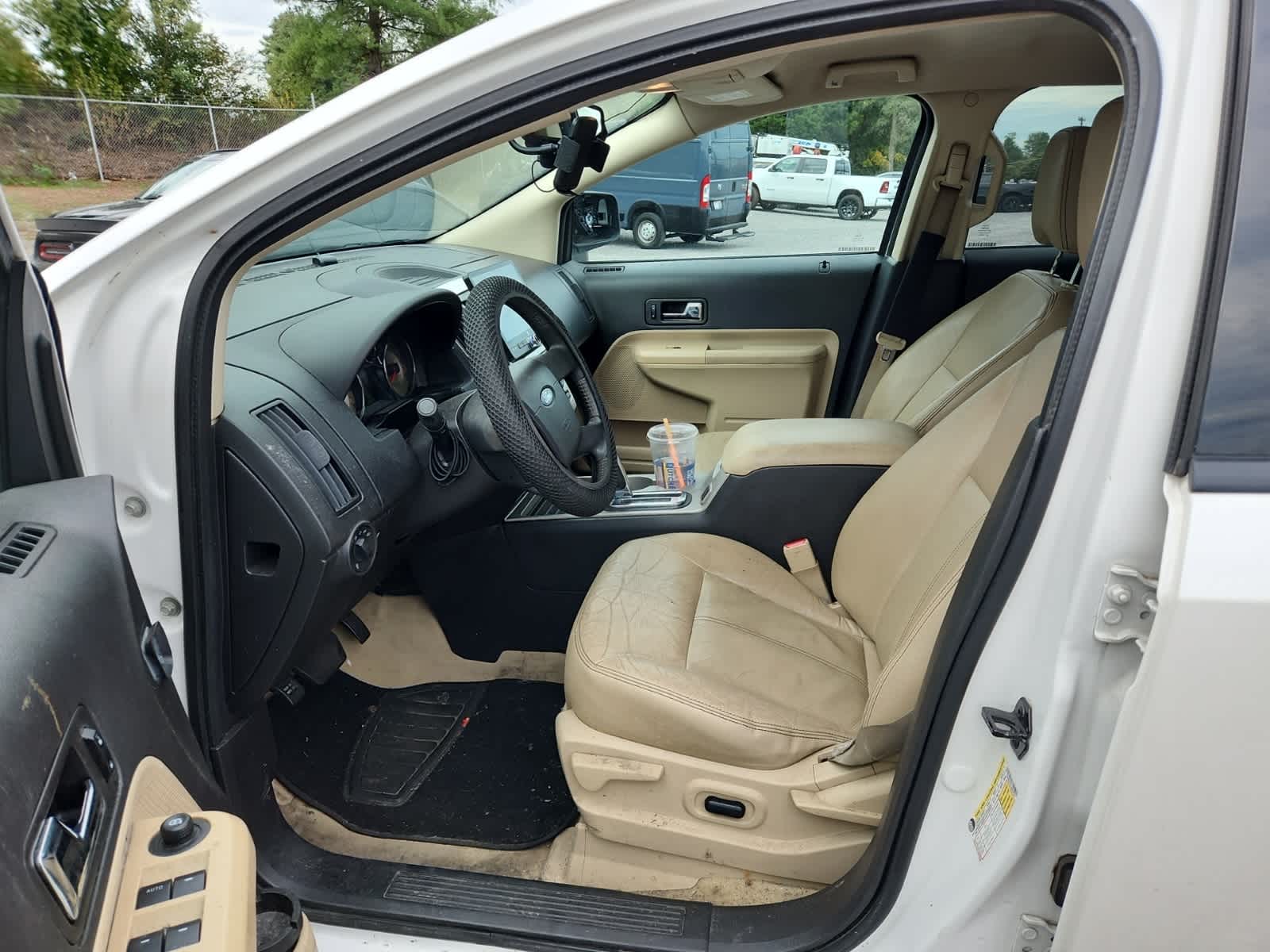 Thumbnail: 2010 Ford Edge - 15