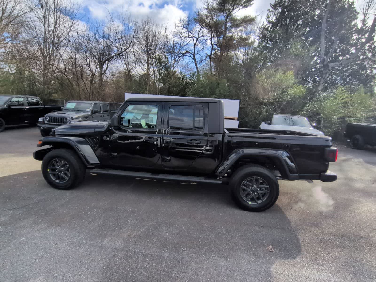 Thumbnail: 2026 Jeep Gladiator - 5