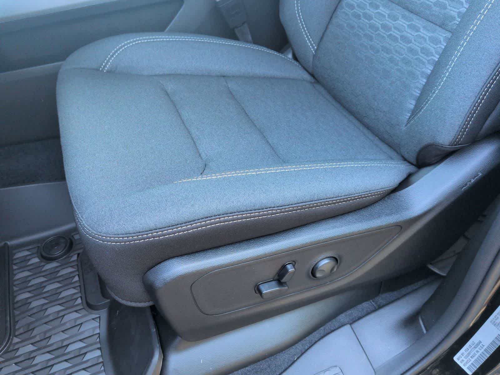 Thumbnail: 2026 RAM 1500 - 16