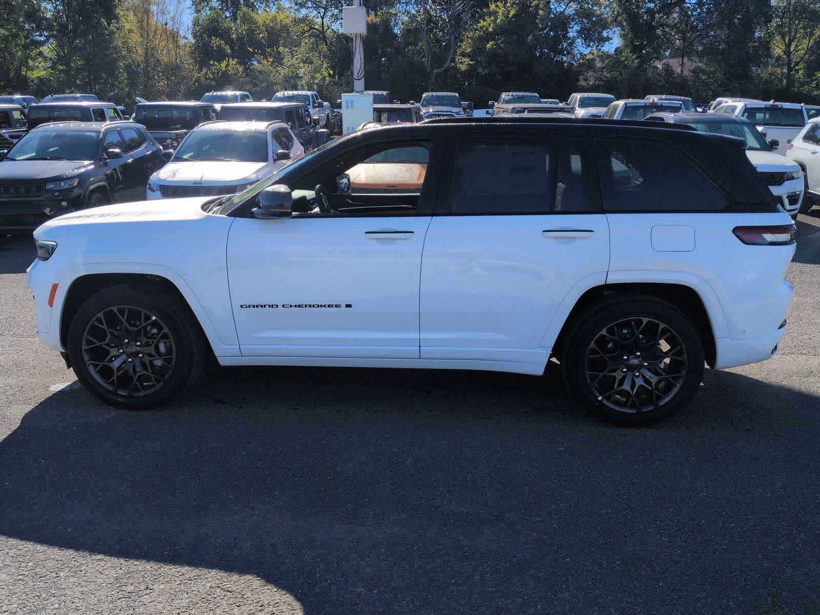 Thumbnail: 2025 Jeep Grand Cherokee - 5