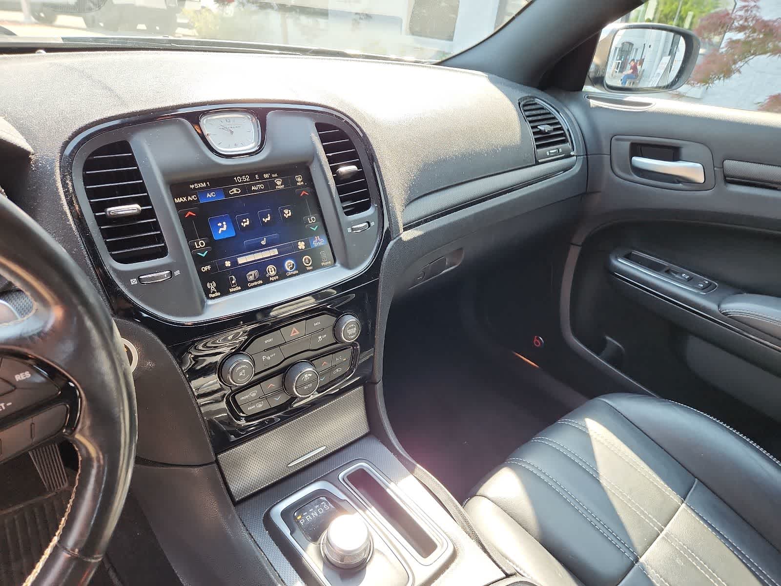Thumbnail: 2015 Chrysler 300 - 10