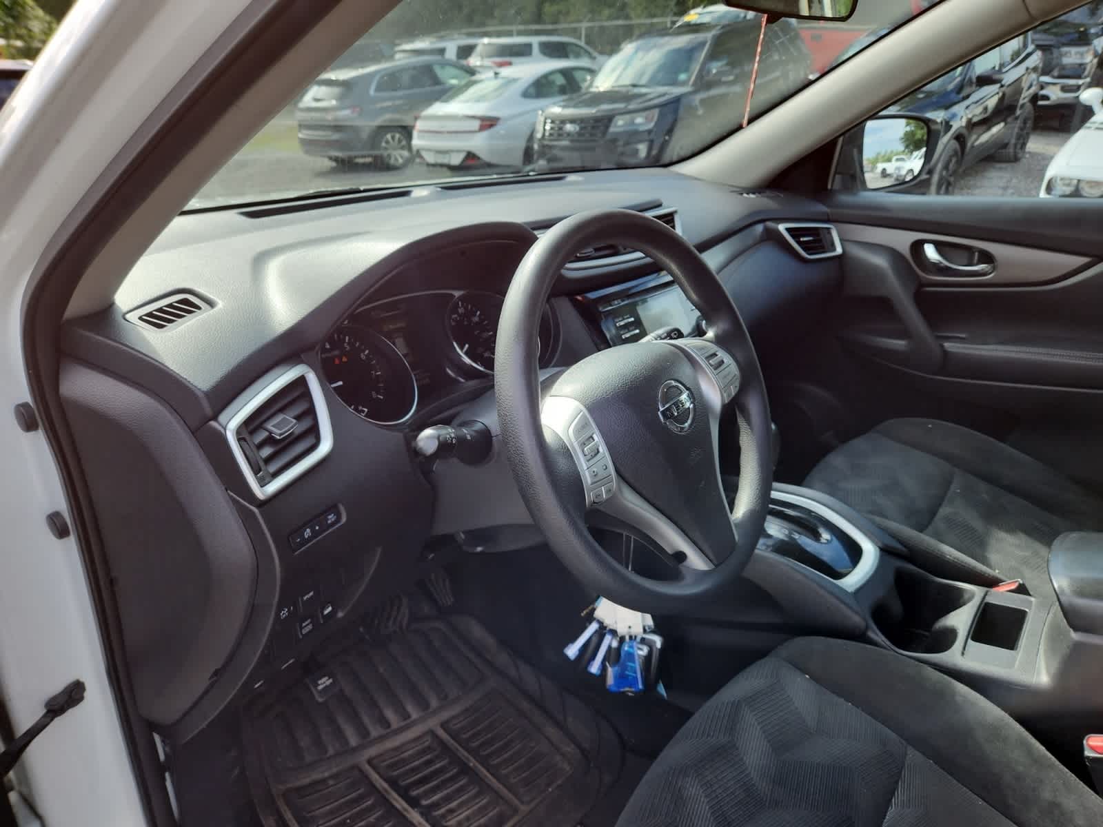 Thumbnail: 2016 Nissan Rogue - 14