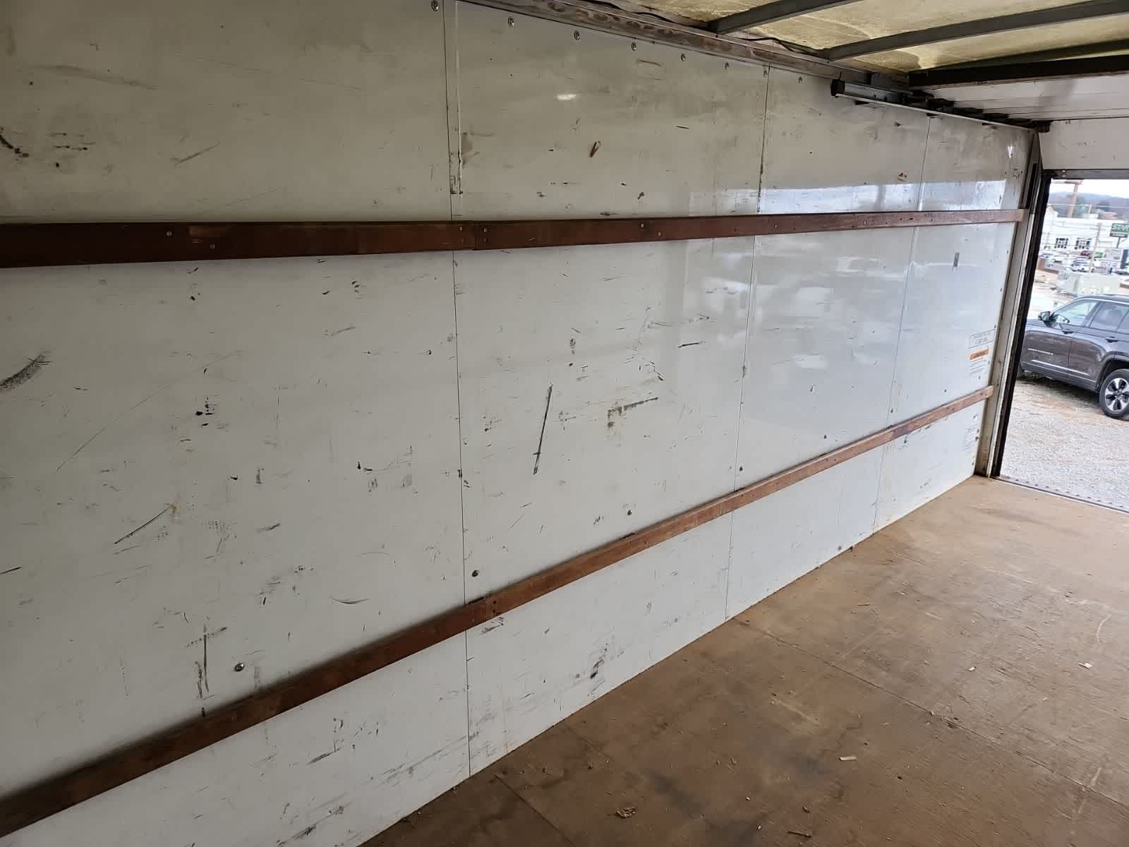 Thumbnail: 2016 GMC Savana - 25