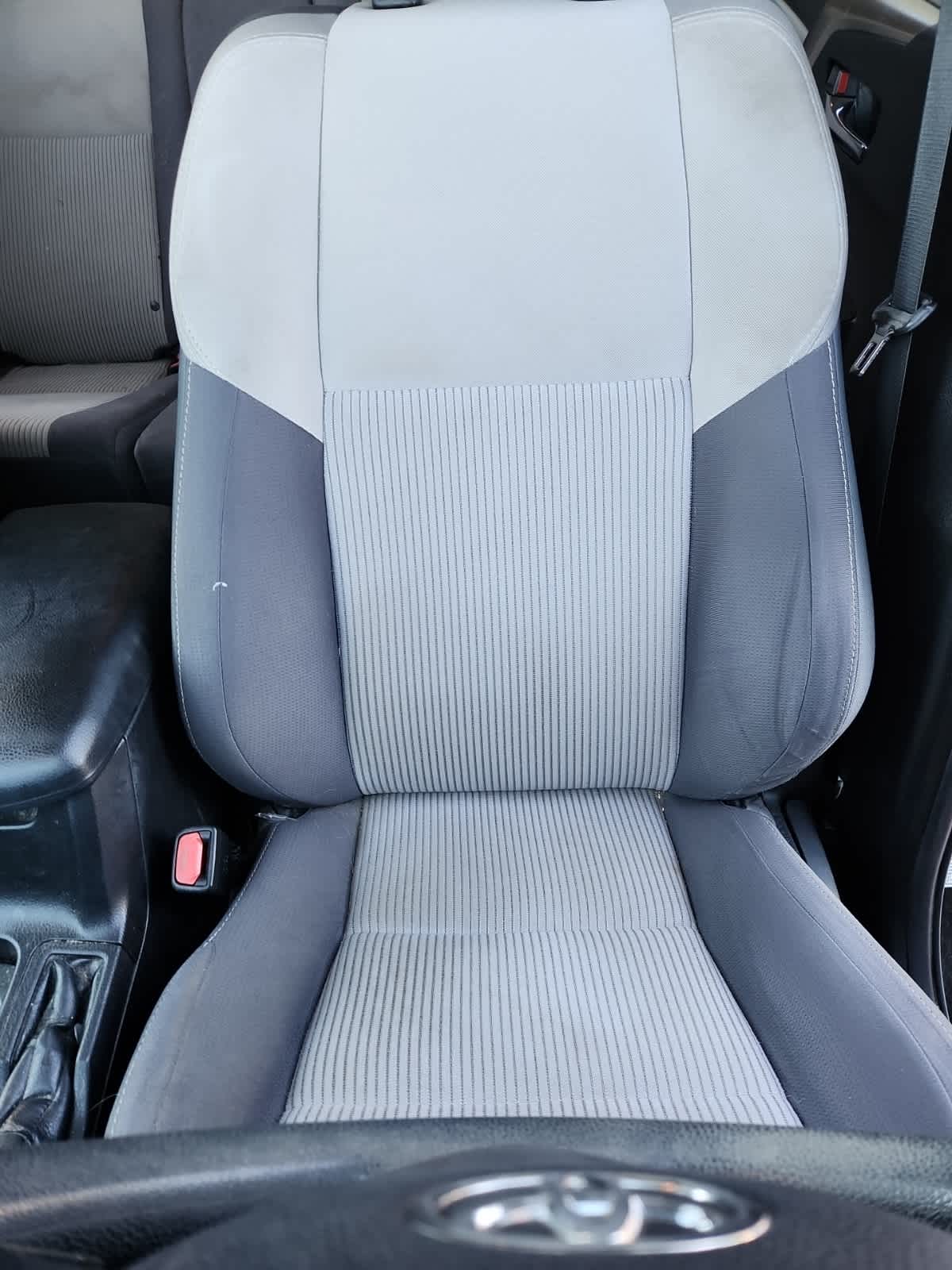 Thumbnail: 2015 Toyota RAV4 - 14