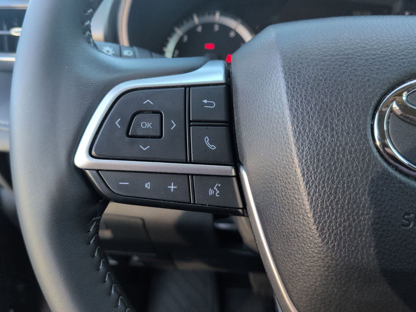 Thumbnail: 2024 Toyota Highlander - 21