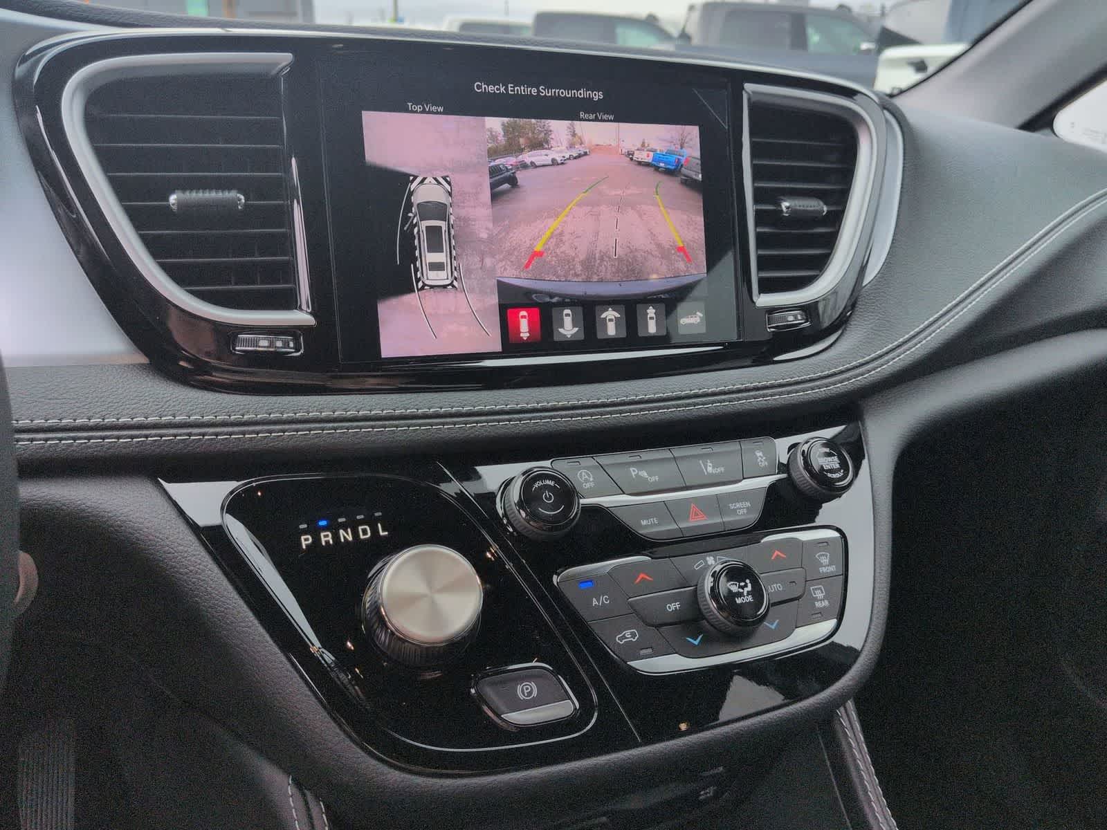 Thumbnail: 2026 Chrysler Pacifica - 23