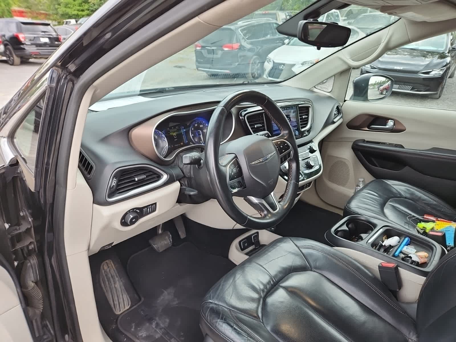 Thumbnail: 2017 Chrysler Pacifica - 13