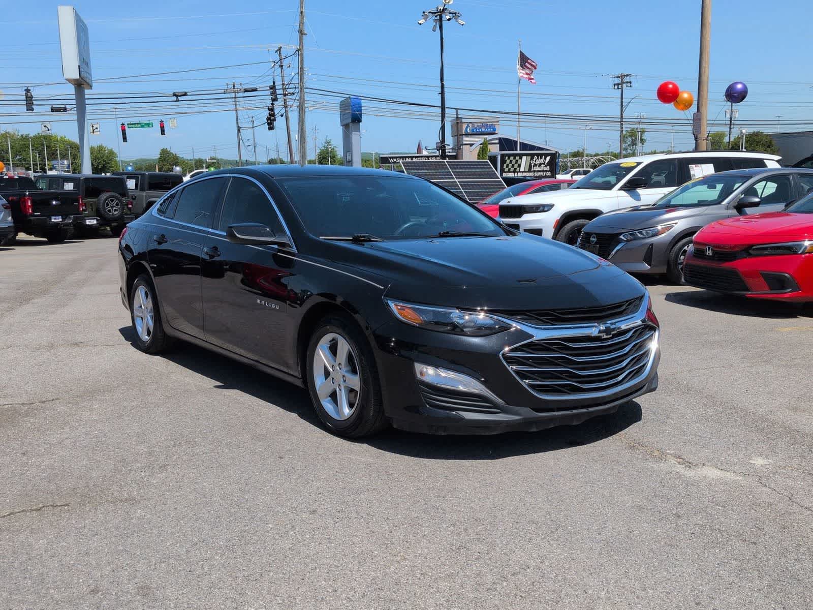 Thumbnail: 2021 Chevrolet Malibu - 2