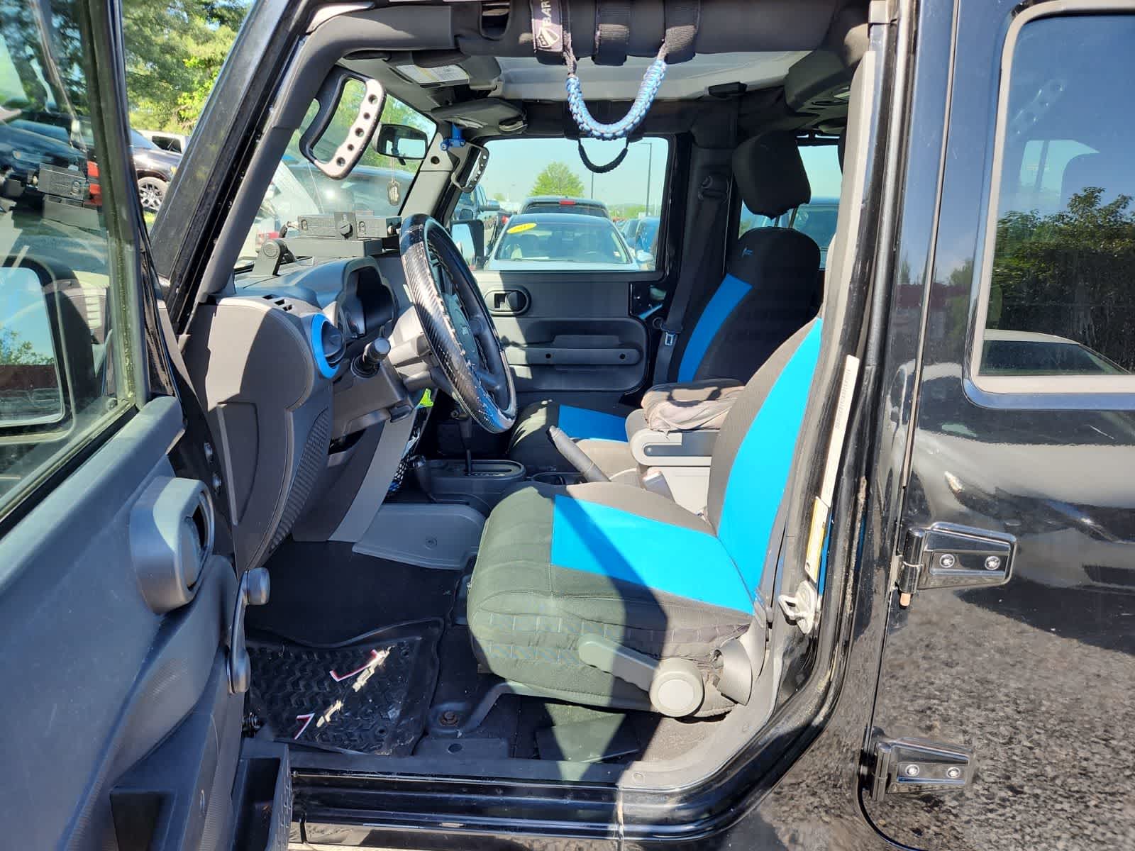Thumbnail: 2010 Jeep Wrangler - 16
