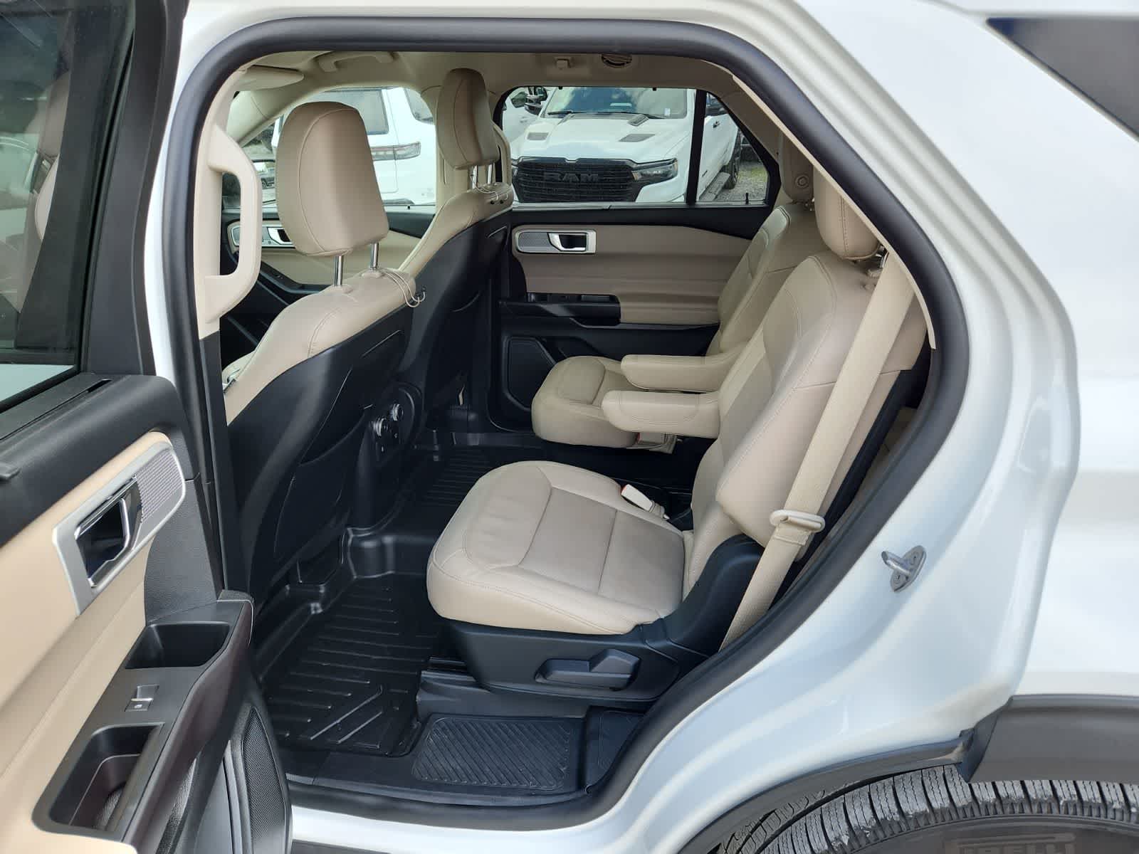 Thumbnail: 2020 Ford Explorer - 29