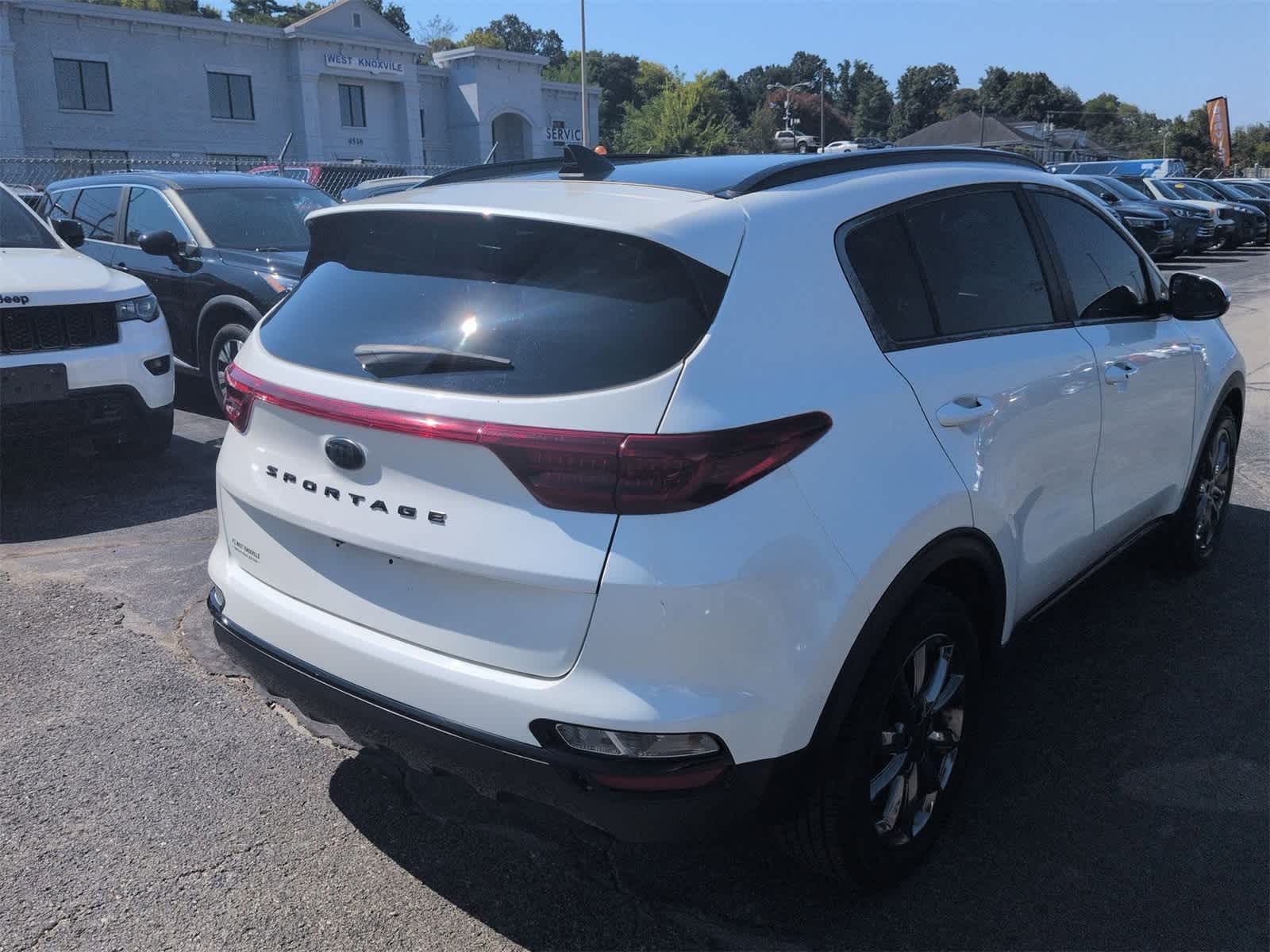 Thumbnail: 2022 Kia Sportage - 8