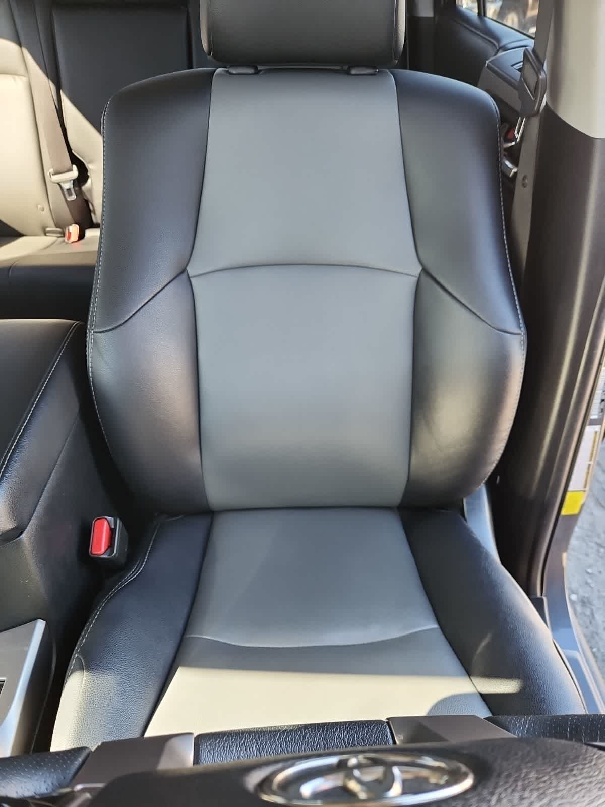 Thumbnail: 2022 Toyota 4Runner - 14