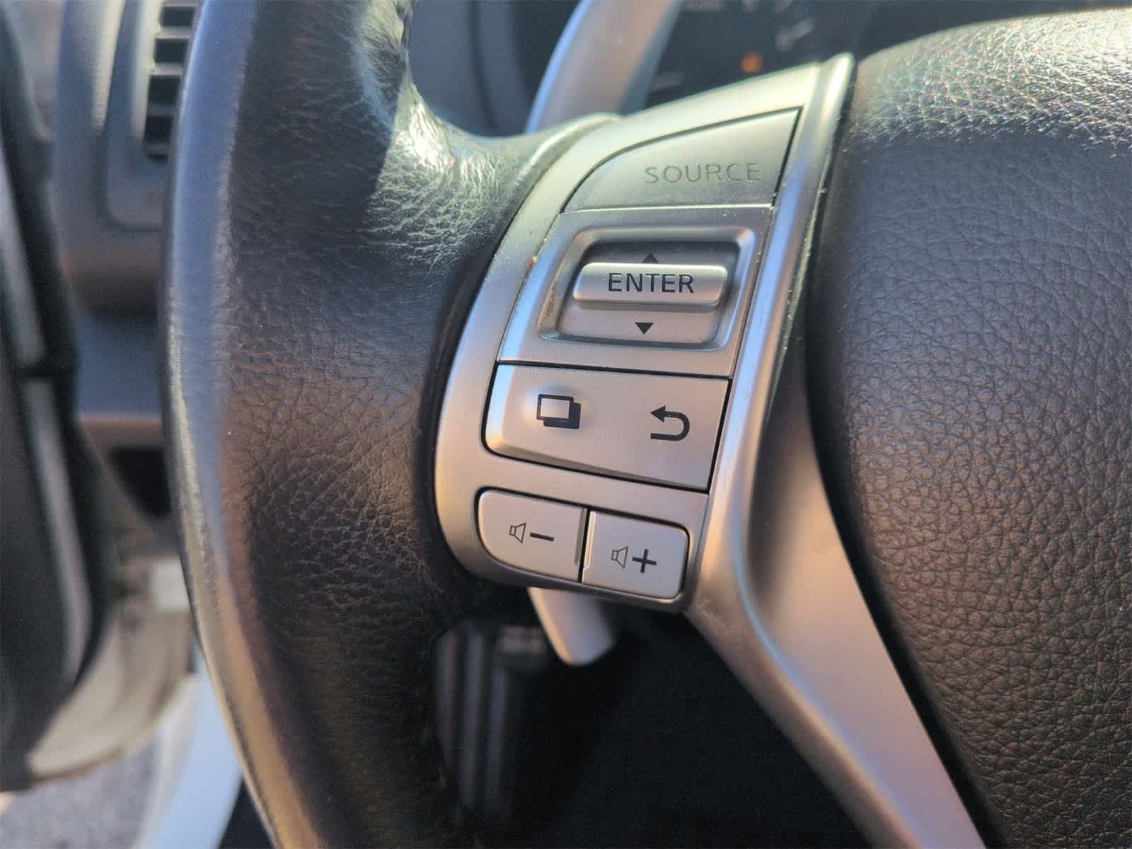 Thumbnail: 2016 Nissan Altima - 22