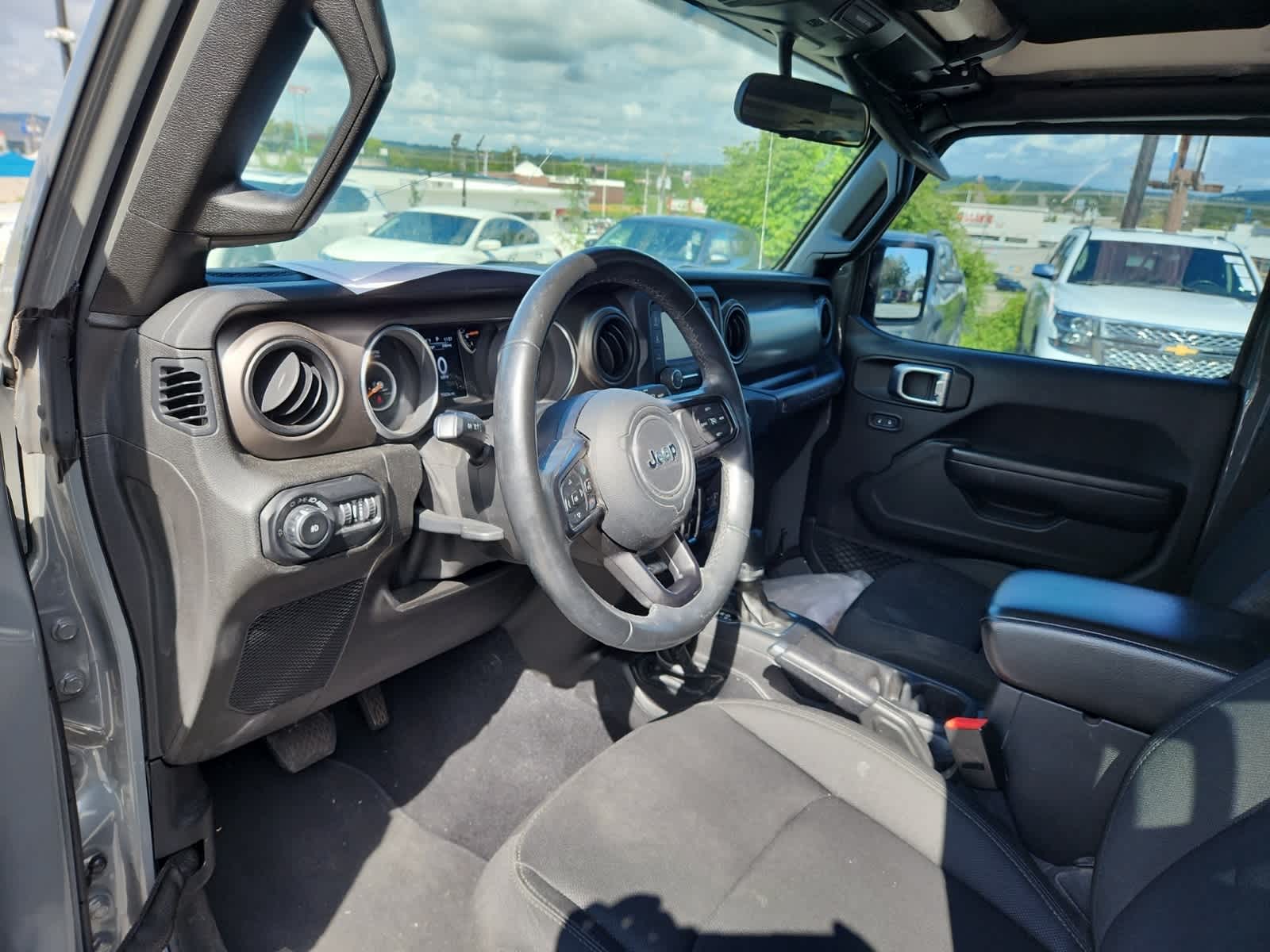 Thumbnail: 2018 Jeep Wrangler - 13