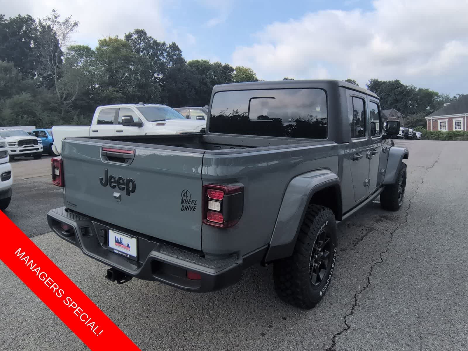 Thumbnail: 2025 Jeep Gladiator - 8