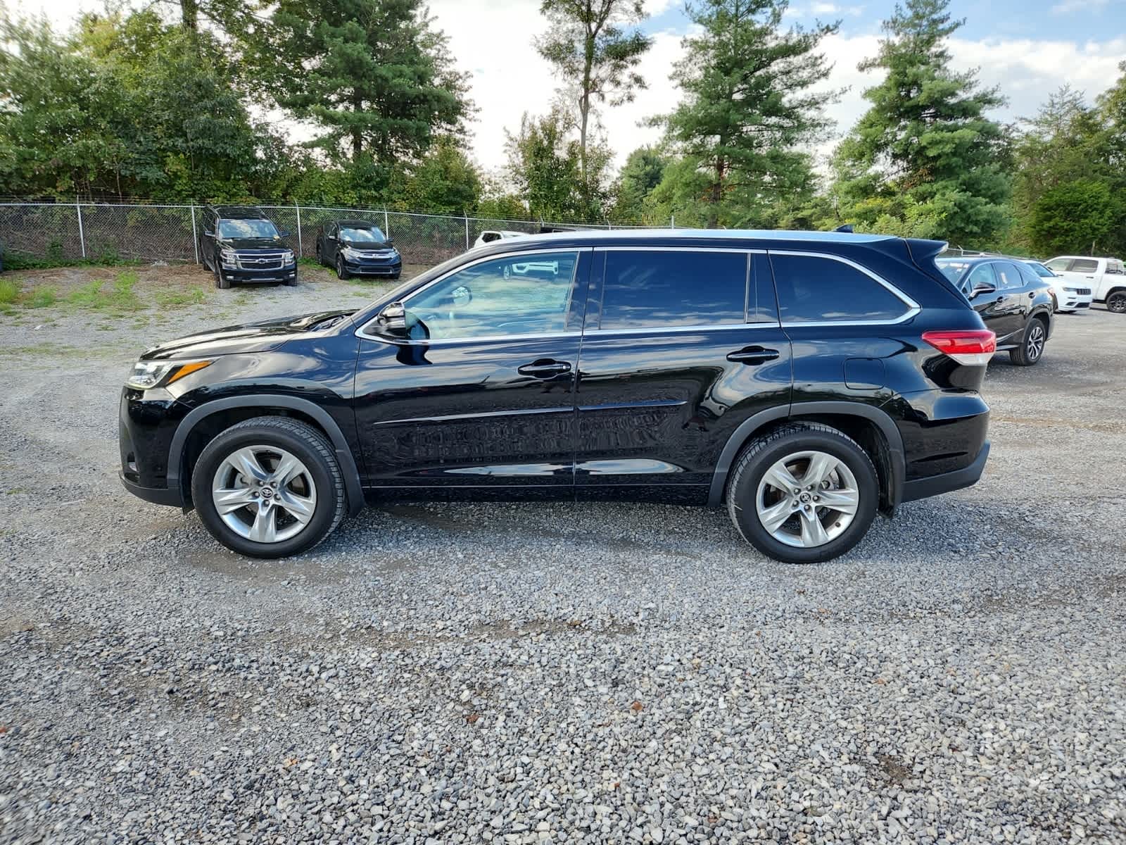 Thumbnail: 2019 Toyota Highlander - 2