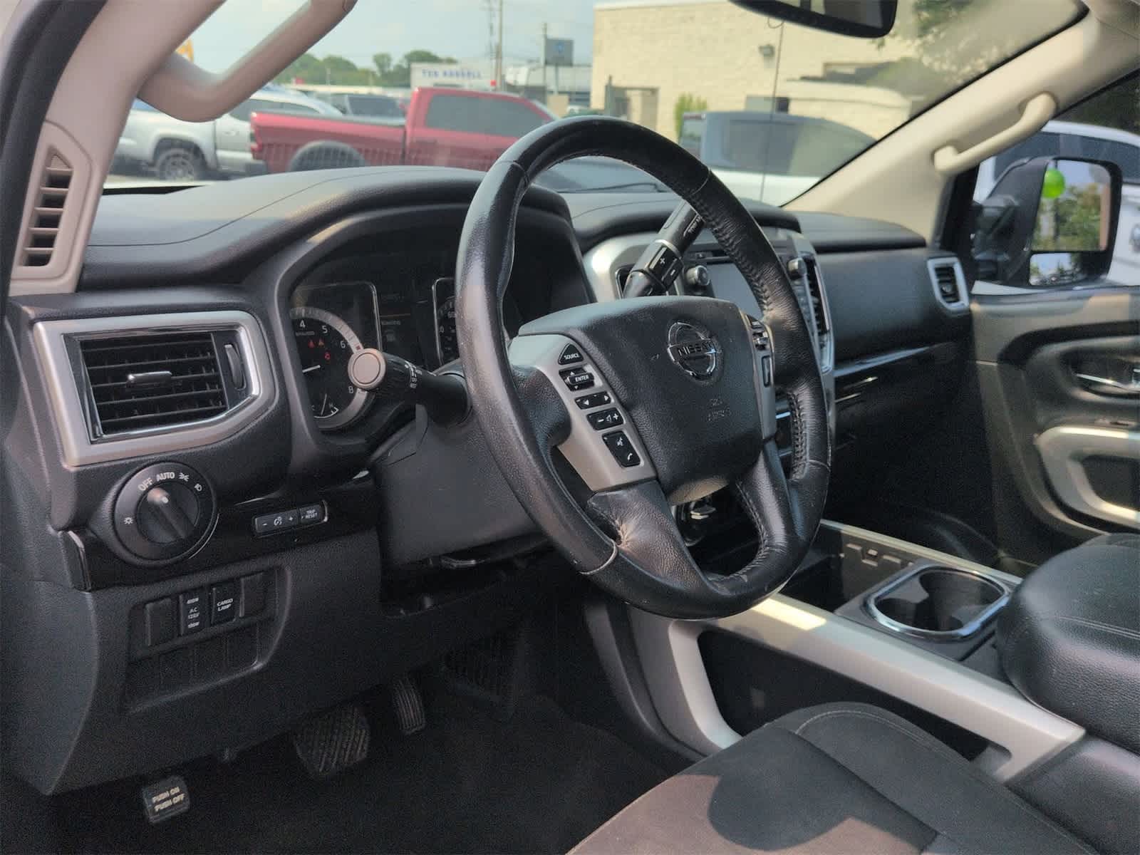 Thumbnail: 2019 Nissan Titan - 9