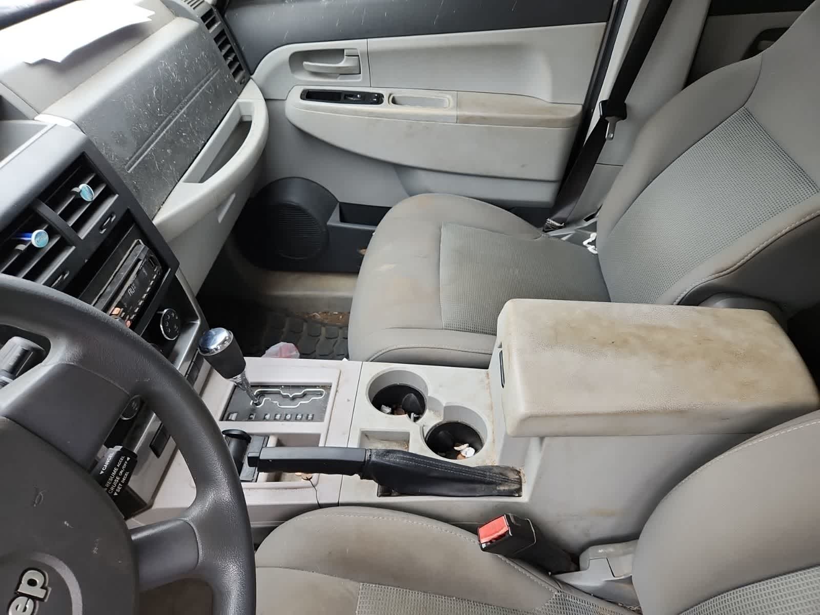 Thumbnail: 2008 Jeep Liberty - 11