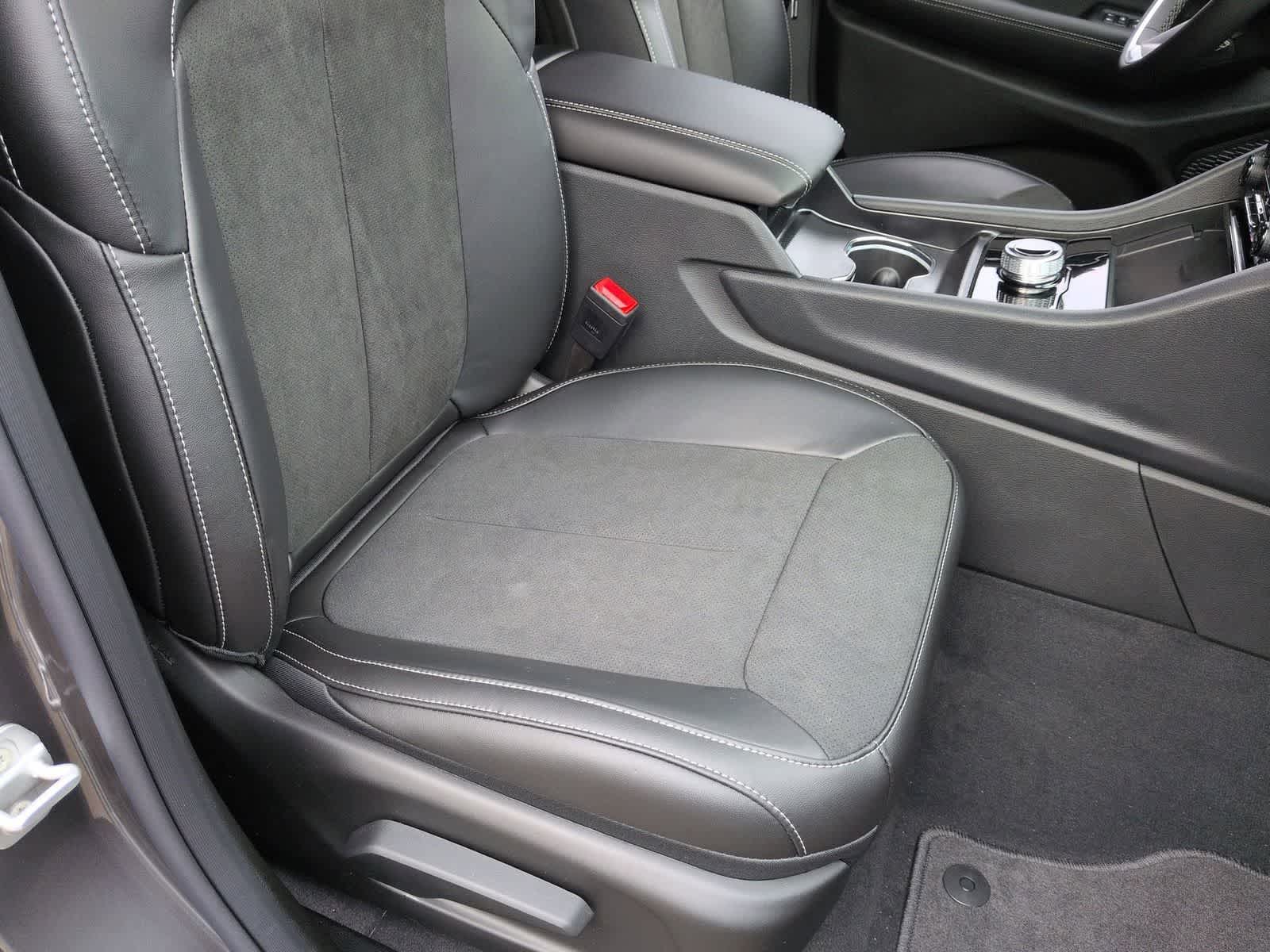 Thumbnail: 2025 Jeep Grand Cherokee L - 20