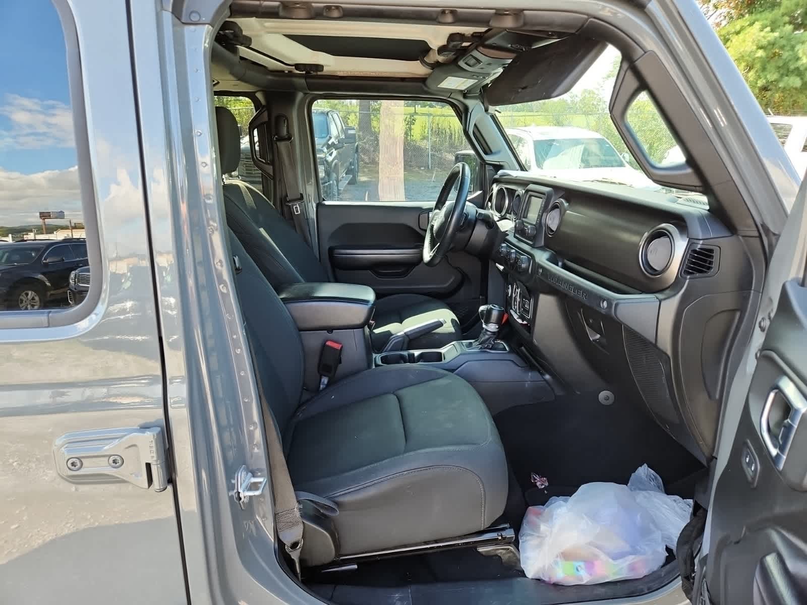 Thumbnail: 2018 Jeep Wrangler - 21