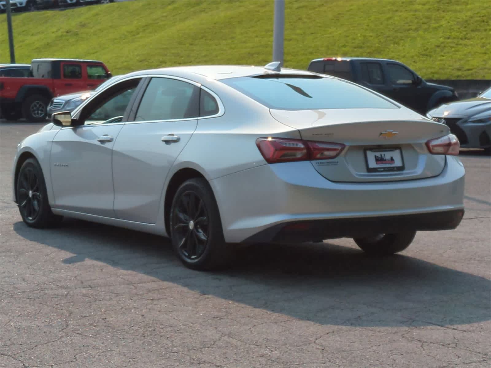 Thumbnail: 2020 Chevrolet Malibu - 6