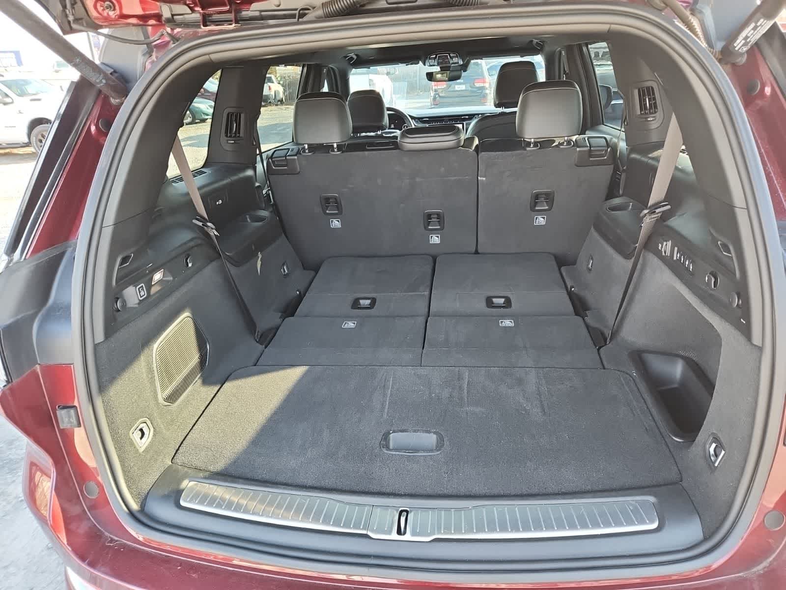 Thumbnail: 2022 Jeep Grand Cherokee L - 25