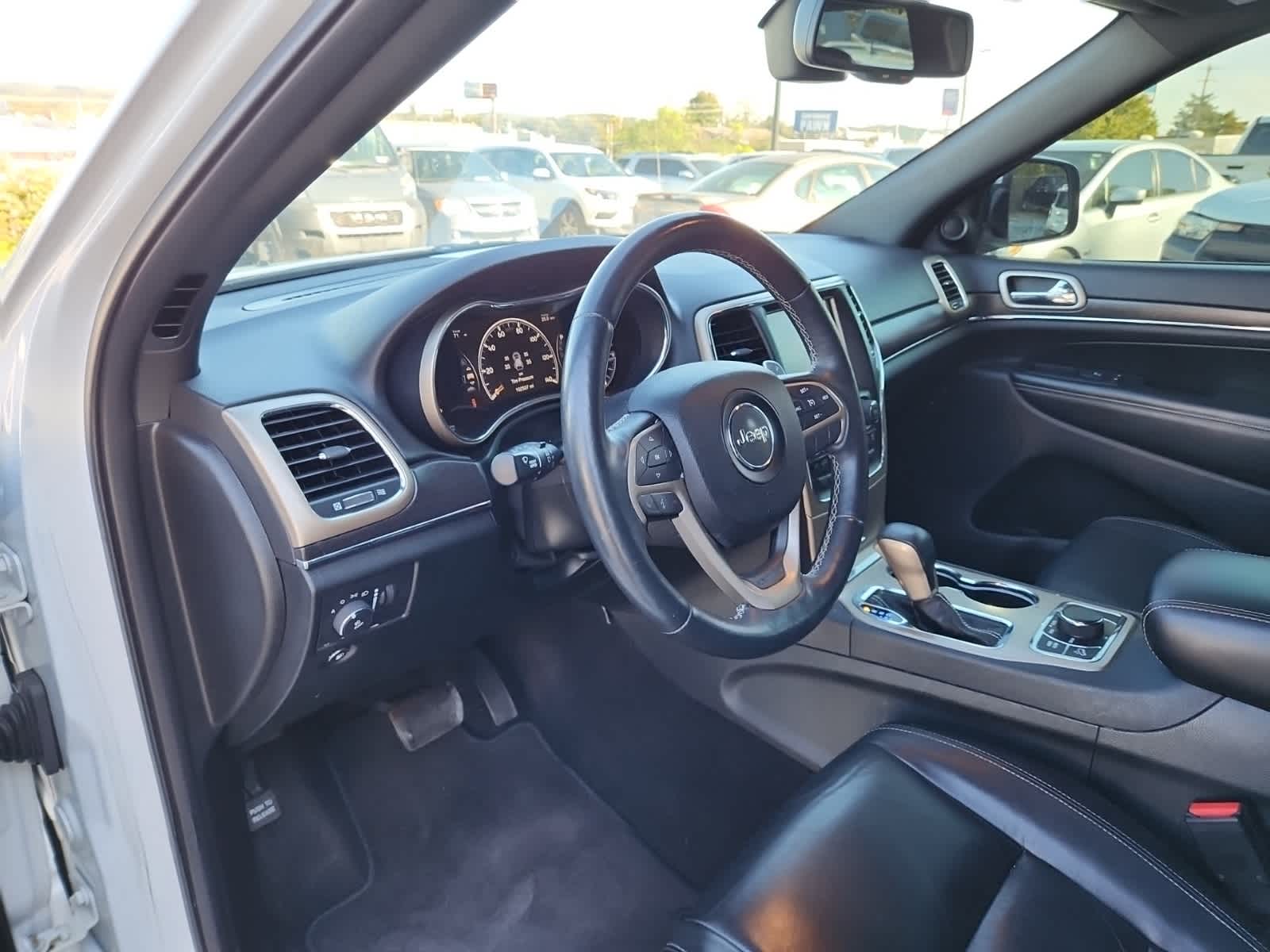 Thumbnail: 2016 Jeep Grand Cherokee - 13