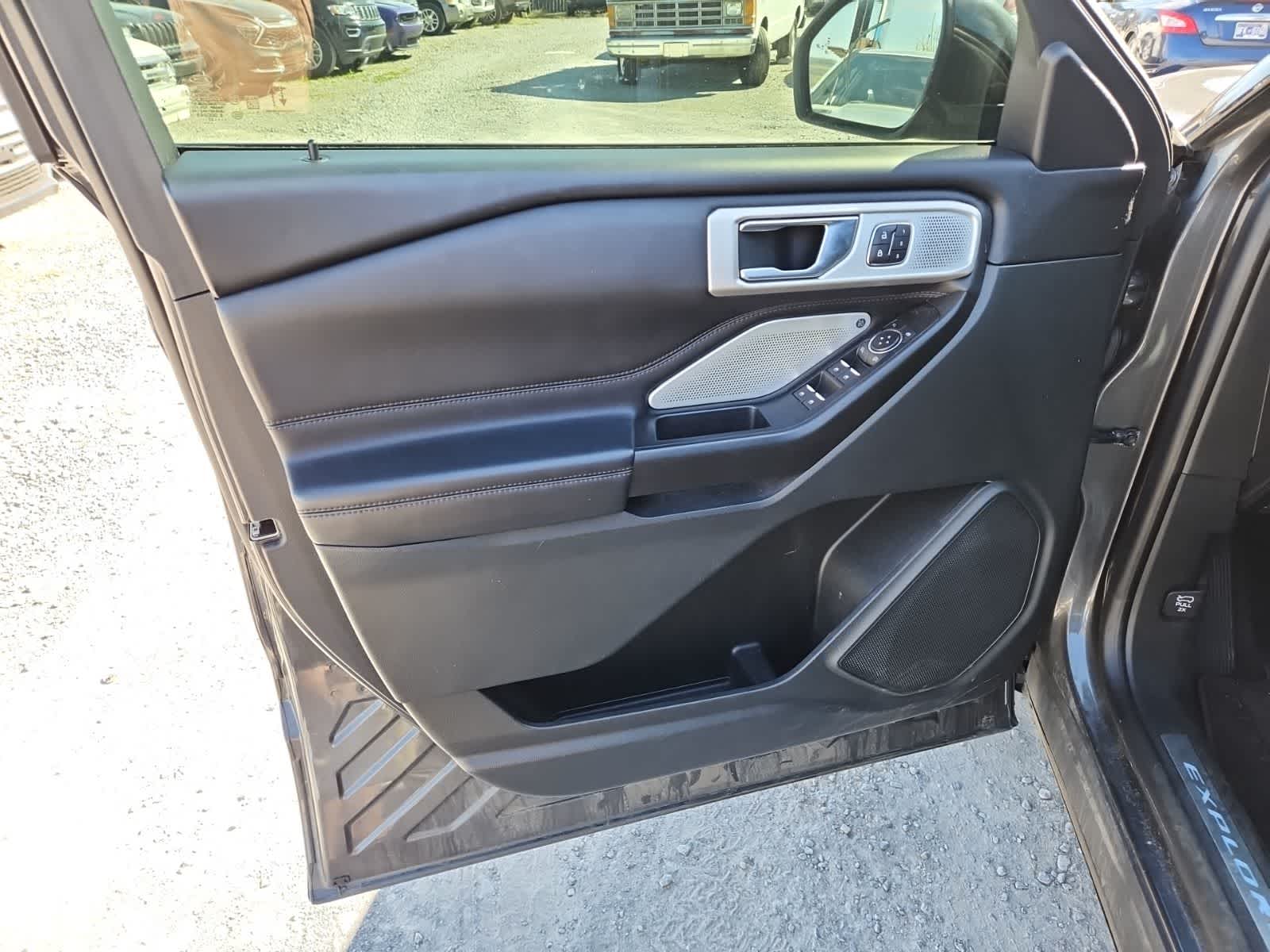 Thumbnail: 2020 Ford Explorer - 16