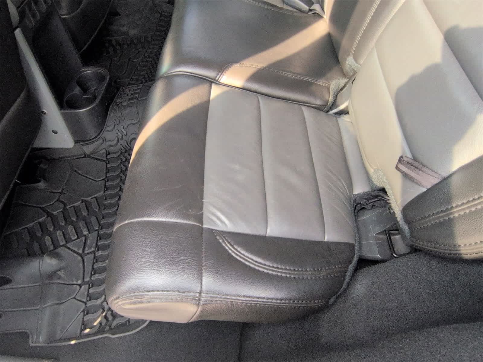 Thumbnail: 2010 Jeep Wrangler - 18