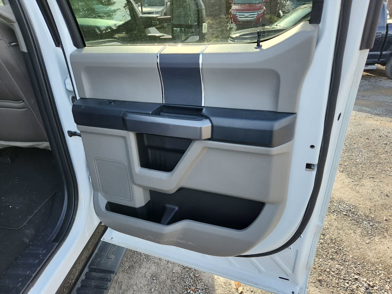 Thumbnail: 2022 Ford Econoline - 24