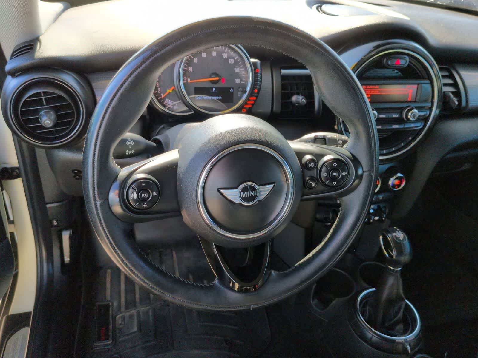 Thumbnail: 2015 MINI Cooper Hardtop - 22