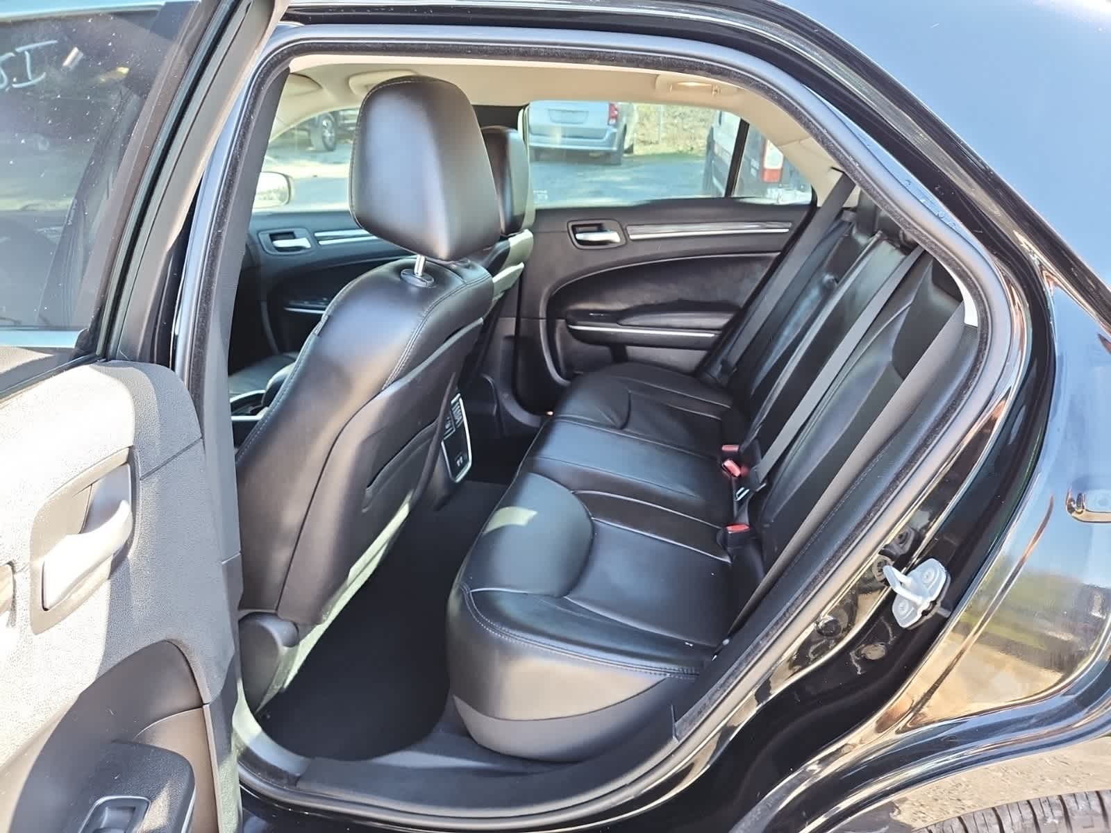 Thumbnail: 2019 Chrysler 300 - 26