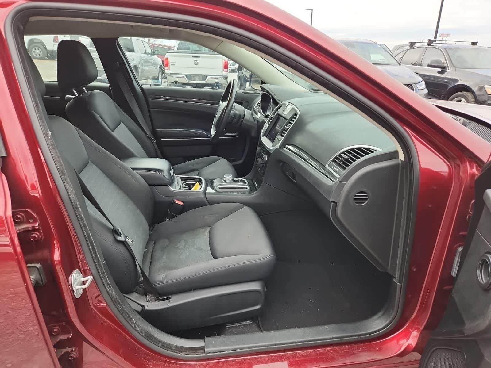 Thumbnail: 2021 Chrysler 300 - 20